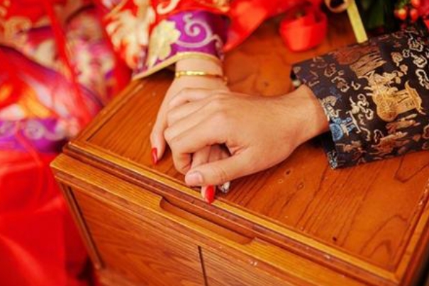 83年猪40岁后十年大运运程_晚年福运详解