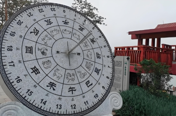 50岁到60岁梦到蛇是什么意思周公解梦